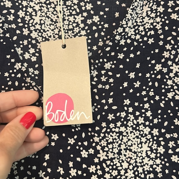 Boden V neck 3/4 sleeve blouse sz US 14 never worn. - Picture 3 of 6